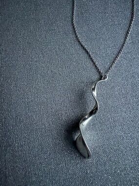 Tiffany & Co. Twisted Pendant 8” Necklace - Sterling Silver